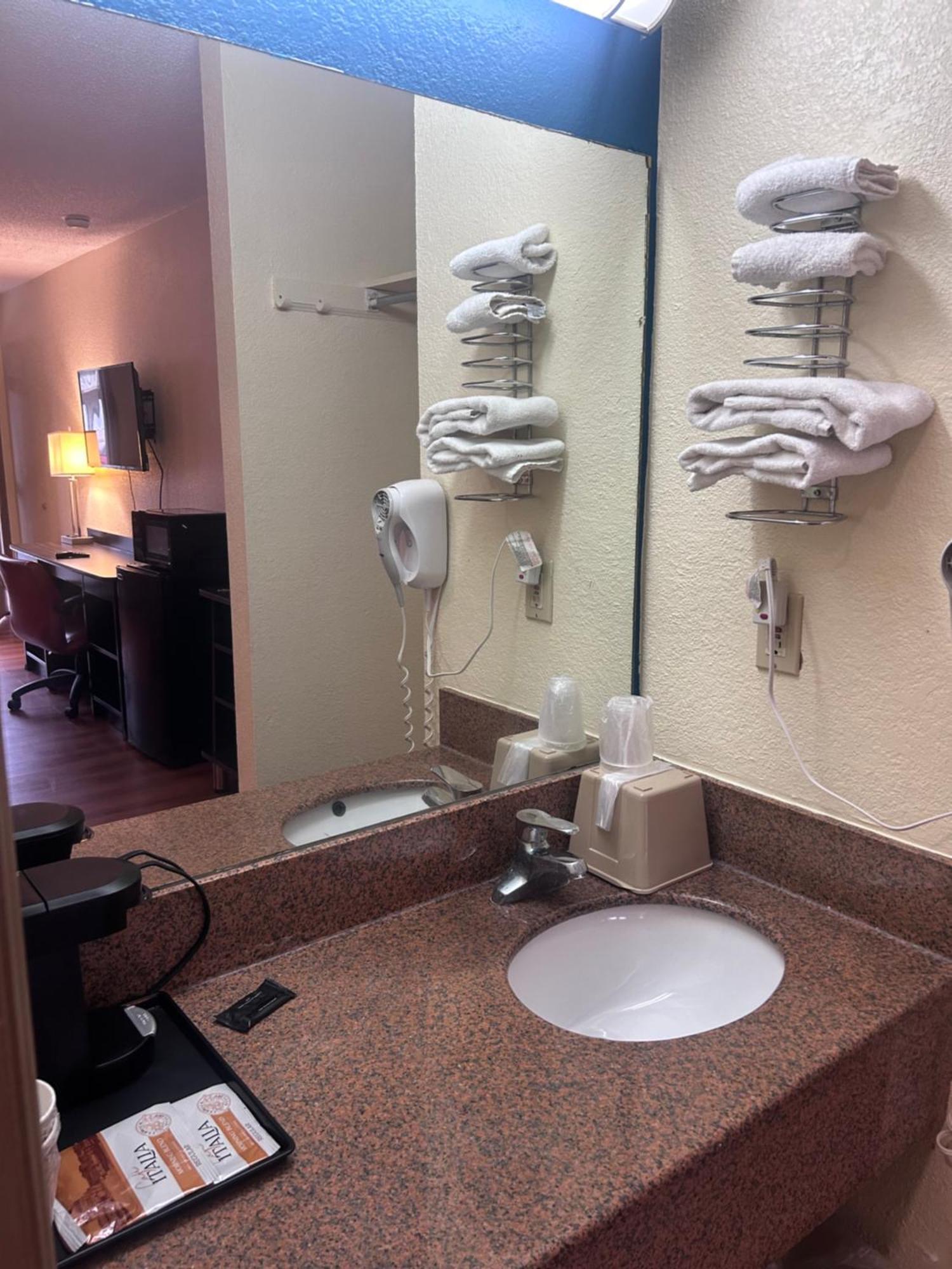 Americas Best Value Inn Dayton Экстерьер фото
